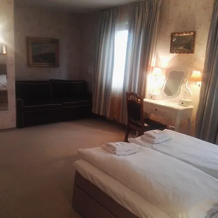 Hotel Zum Studio-3